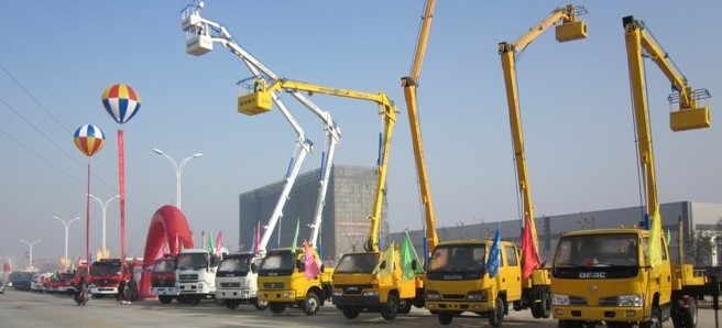 �߿����I(y��)܇�����ģ�Ʒ�N��һ�����۱�ʽ�߿����I(y��)܇_��s��ʽ�߿����I(y��)܇������ʽ������ϵ�������⣬Ҳ���Է֞鴹ֱ����ʽ���ַQ����ʽ��������ʽ�߿����I(y��)܇���׸�ʽ���X�Ͻ�ʽ�����bжʽ�����д�ֱ����ʽ���������ش��������I(y��)�߶��������C���Բ������`�Ŀǰ���ȏV���\�õ����۱�ʽ�߿����I(y��)܇��